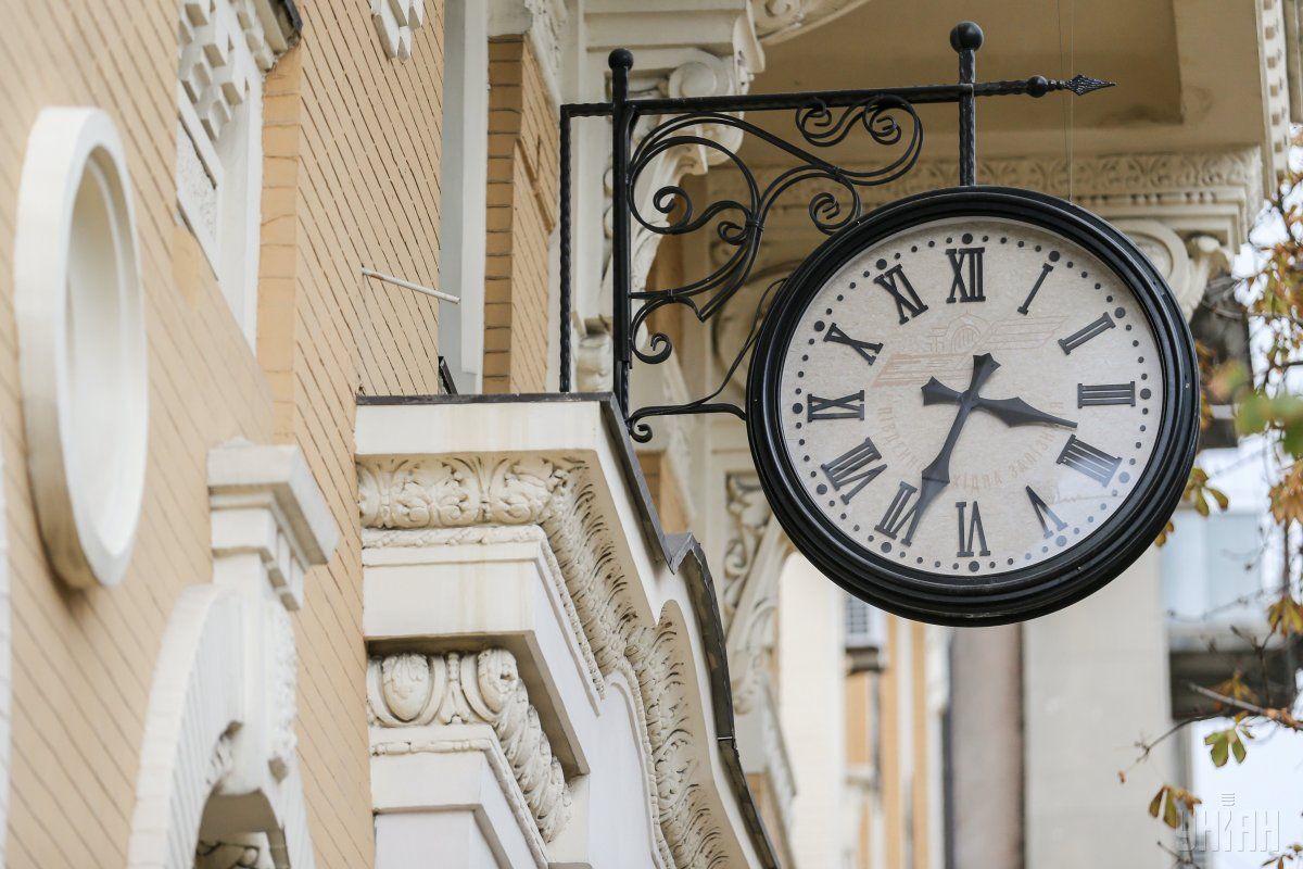 В 2018 году Украина переводит часы на зимнее время в ночь на 28 октября